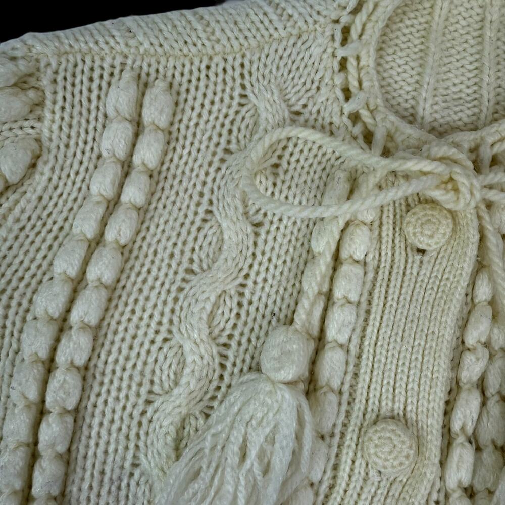 1970's cream cable knit cardigan with tassels - Picture 11 of 17